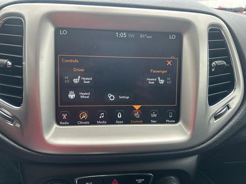 Used 2017 Jeep Compass Latitude w/ Popular Equipment Group AWD/4WD image 19