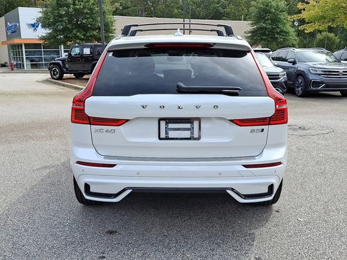 Used 2023 Volvo XC60 B5 Ultimate w/ Climate Package image 5