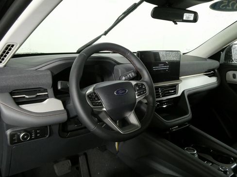 New 2025 Ford Explorer Active w/ Active Comfort Package image 27