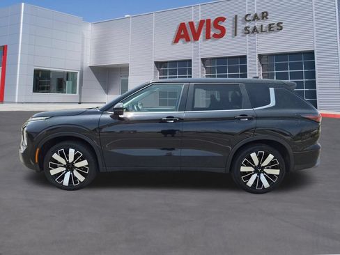 Used 2025 Mitsubishi Outlander SE AWD/4WD image 10