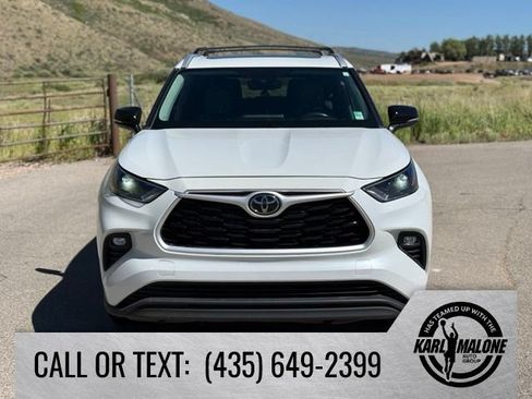 Used 2022 Toyota Highlander XLE AWD/4WD image 8