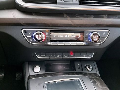 Used 2020 Audi Q5 Prestige image 34