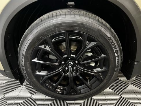 Used 2025 MAZDA CX-70 3.3 Turbo w/ Premium Plus Pkg image 11