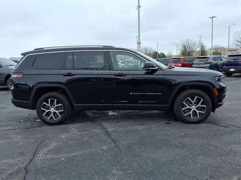 Used 2023 Jeep Grand Cherokee L Limited image 29
