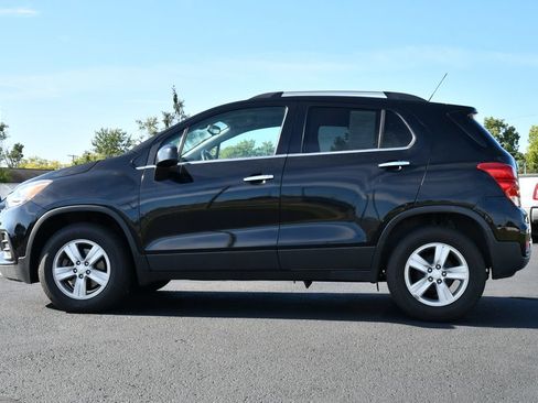 Used 2019 Chevrolet Trax LT w/ LT Convenience Package FWD image 4
