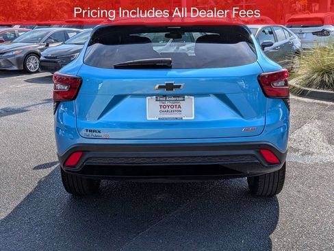 Used 2025 Chevrolet Trax RS w/ Driver Confidence Package FWD image 5
