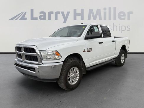 Used 2018 RAM 2500 Tradesman w/ Chrome Appearance Group image 4