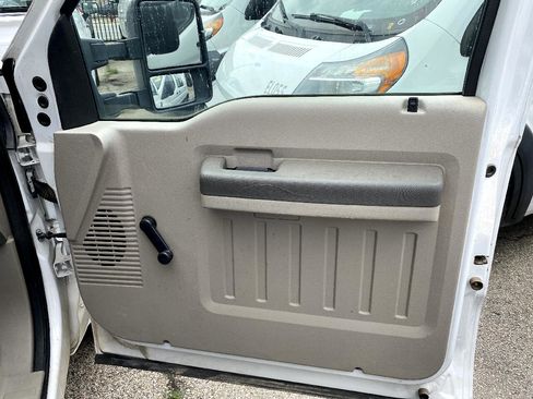 Used 2010 Ford F250 XLT image 25