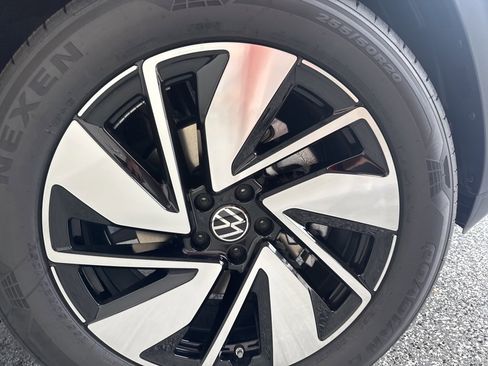 New 2026 Volkswagen Atlas SE image 7