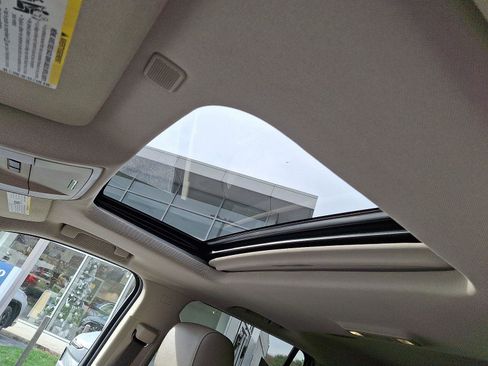 Used 2017 GMC Yukon SLT image 14