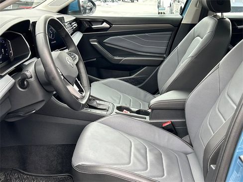 Certified 2025 Volkswagen Jetta SEL image 10