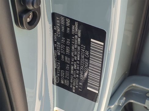 New 2025 Hyundai Venue Limited image 30