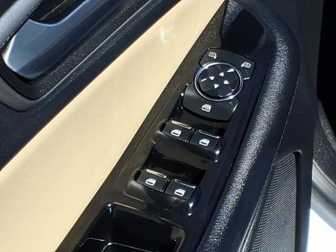 Used 2015 Ford Edge SEL w/ Equipment Group 201A FWD image 22