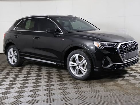 Used 2023 Audi Q3 2.0T Premium Plus w/ Premium Plus Package AWD/4WD image 50
