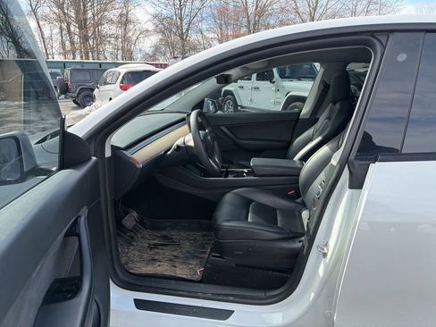 Used 2020 Tesla Model Y Long Range image 10