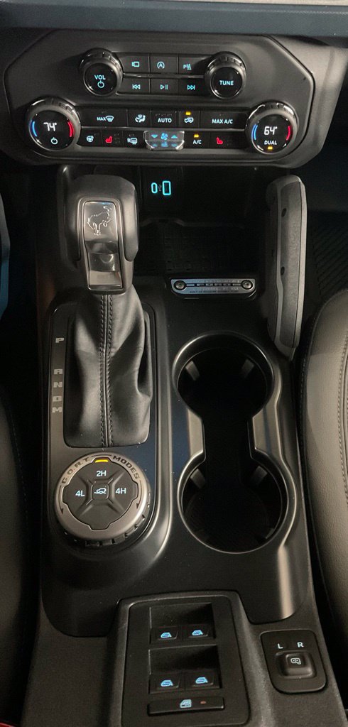 Used 2024 Ford Bronco Outer Banks AWD/4WD image 18