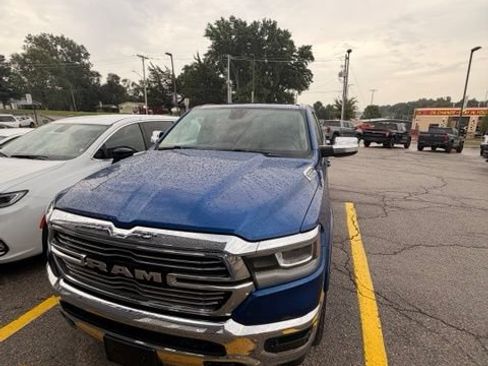 Used 2019 RAM 1500 Laramie AWD/4WD image 2