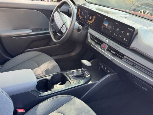 Used 2025 Kia K4 FWD image 8