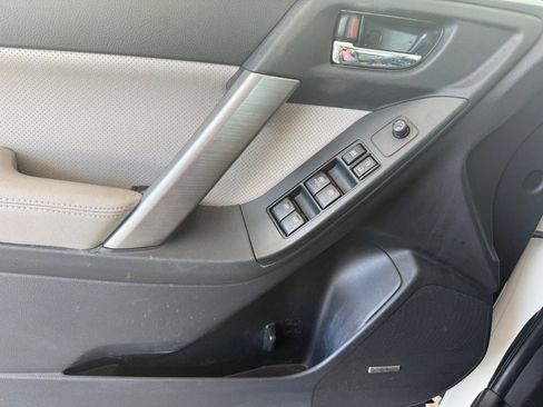 Used 2014 Subaru Forester 2.5i Touring AWD/4WD image 20