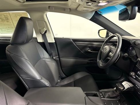 Used 2022 Lexus ES 300h w/ Premium Package image 34