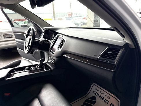 Used 2019 Volvo XC90 T6 Momentum w/ Protection Package Premier AWD/4WD image 24