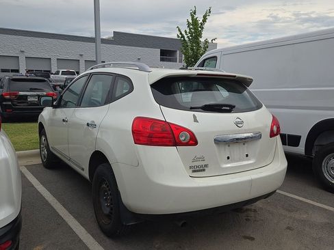 Used 2015 Nissan Rogue S w/ Convenience Package FWD image 2