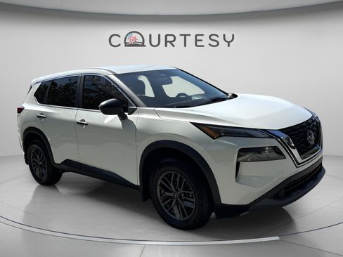 Used 2023 Nissan Rogue S FWD image 9