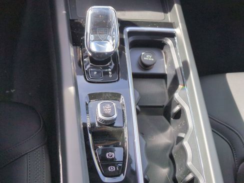 New 2026 Volvo XC60 B5 Plus w/ Climate Package AWD/4WD image 14