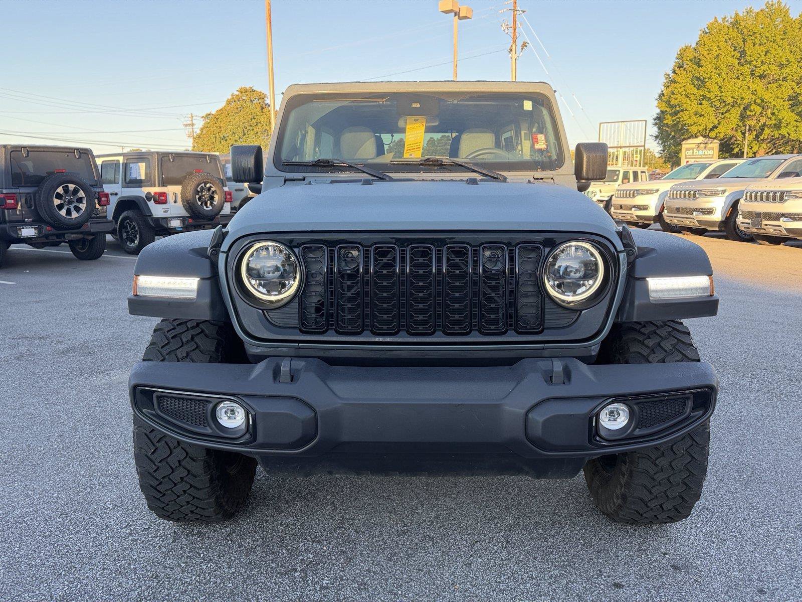 Used 2024 Jeep Wrangler Unlimited Sport AWD/4WD image 3