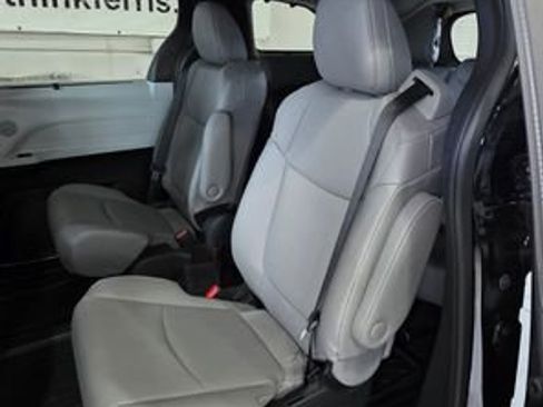 New 2026 Toyota Sienna XLE image 30