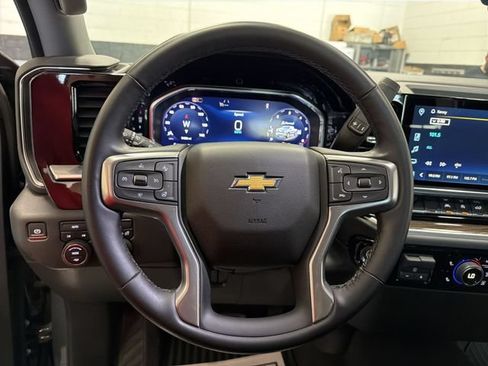 Used 2026 Chevrolet Silverado 1500 LT AWD/4WD image 14
