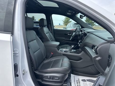 Used 2023 Chevrolet Traverse RS AWD/4WD image 30
