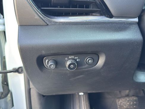 Used 2021 Chevrolet Traverse LT w/ LPO, Floor Liner Package AWD/4WD image 12