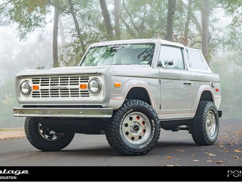 Used 2024 Ford Bronco Black Diamond AWD/4WD image 1