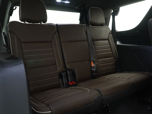 Used 2025 GMC Yukon Denali Ultimate w/ LPO, Floor Liner Package image 18