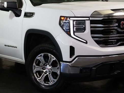 Used 2024 GMC Sierra 1500 SLT AWD/4WD image 8