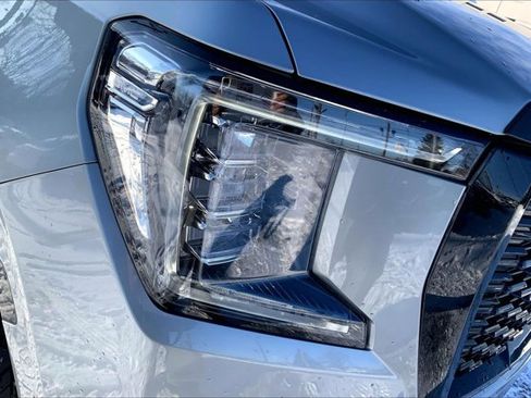 Used 2023 GMC Yukon XL SLT image 29