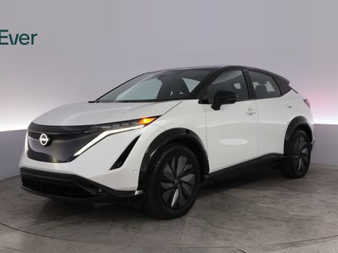 Used 2024 Nissan Ariya AWD image 2