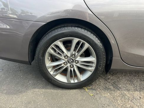 Used 2017 Toyota Camry SE FWD image 38