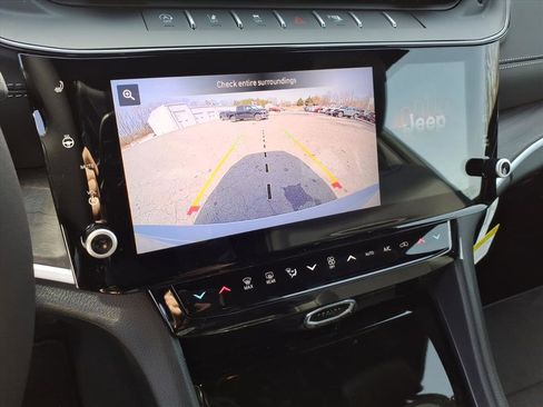 New 2026 Jeep Grand Cherokee Altitude AWD/4WD image 16