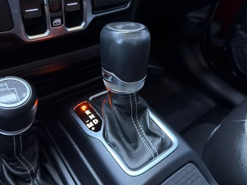 Used 2021 Jeep Wrangler Unlimited Sahara AWD/4WD image 24