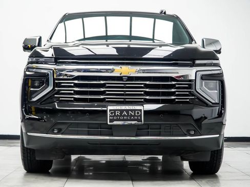 Used 2025 Chevrolet Tahoe Premier AWD/4WD image 8
