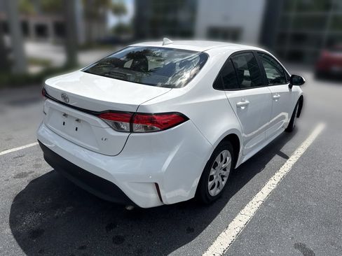Used 2024 Toyota Corolla LE FWD image 4