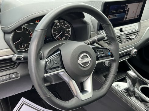 Used 2023 Nissan Altima 2.5 SV w/ SV Premium Package AWD/4WD image 23