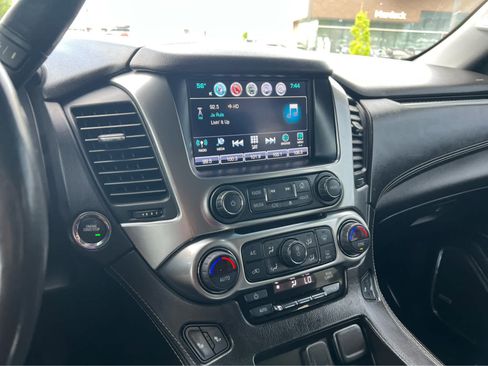 Used 2018 Chevrolet Suburban LT image 38