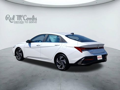 New 2025 Hyundai Elantra Limited image 3
