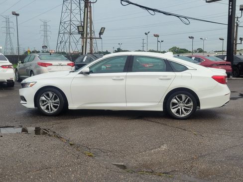 Used 2018 Honda Accord LX image 5
