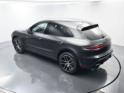 Certified 2023 Porsche Macan image 34