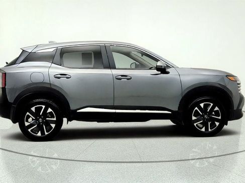 Used 2025 Nissan Kicks SV AWD/4WD image 4