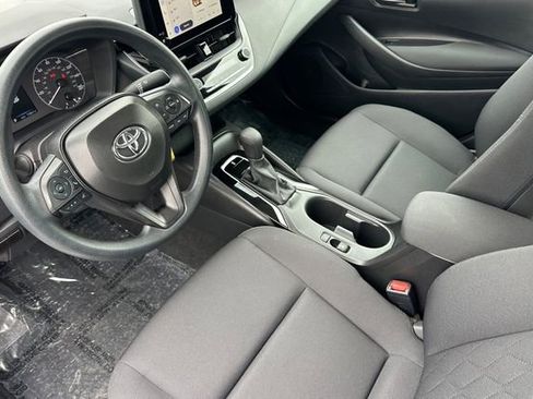Used 2025 Toyota Corolla LE image 9